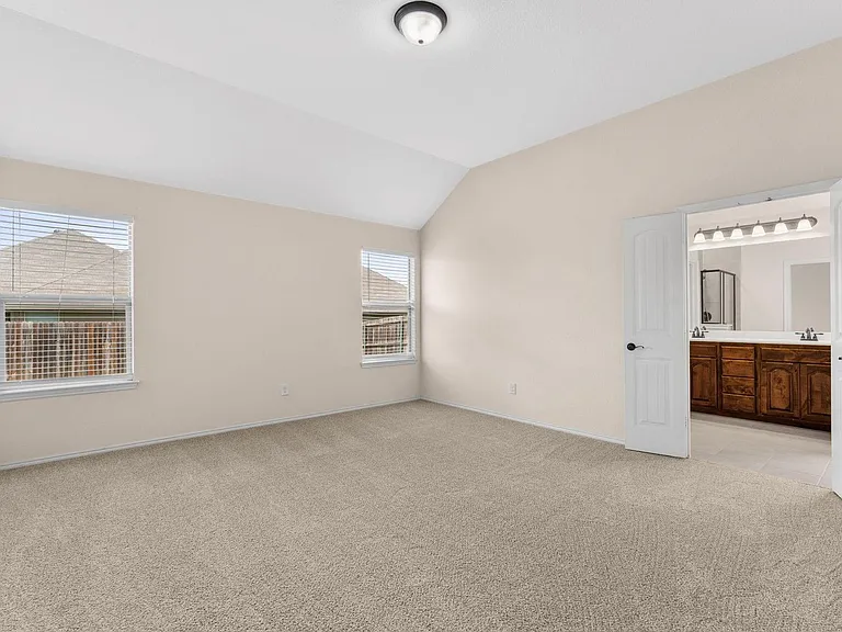 2120 Blakely Ct — Photo 16