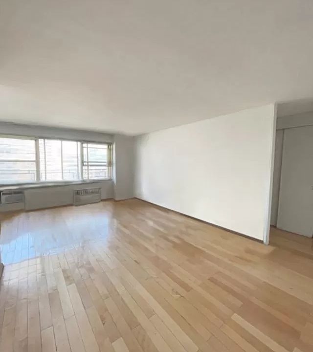 1st image of 2940 W 5th St #D21
