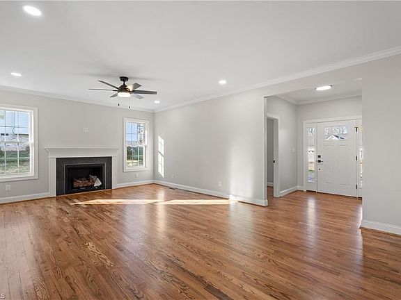 2nd image of 4632 Pinehill Dr