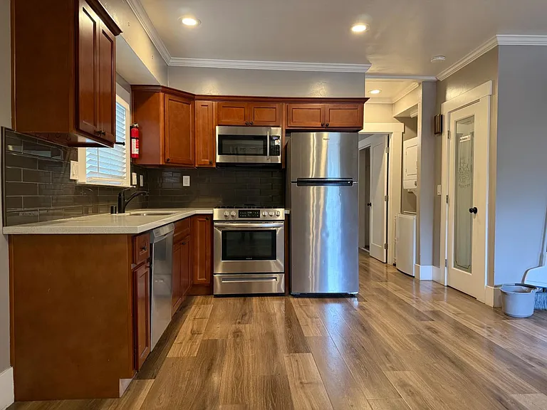 2115 3rd St #2115a & B — Photo 4