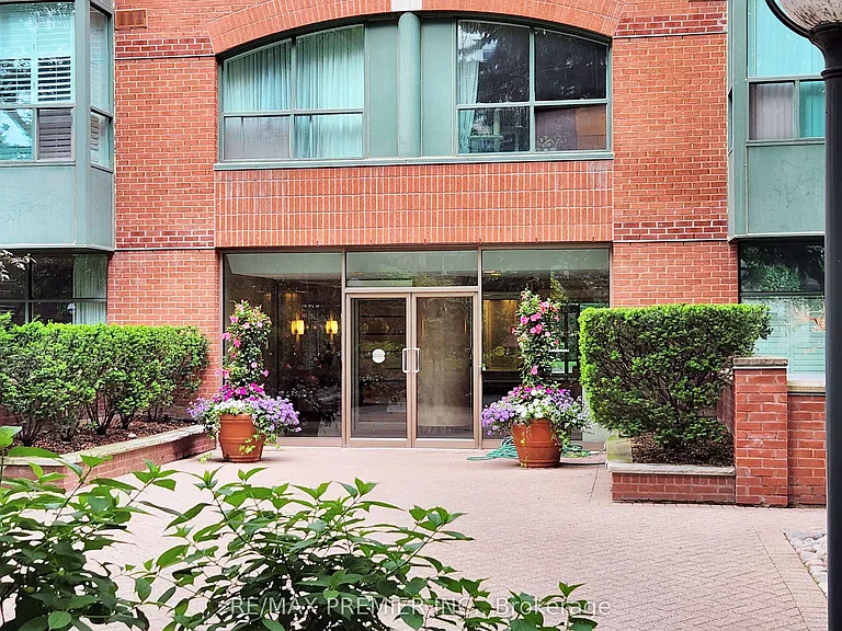 95 Prince Arthur Ave #Penthouse 824 — Photo 42