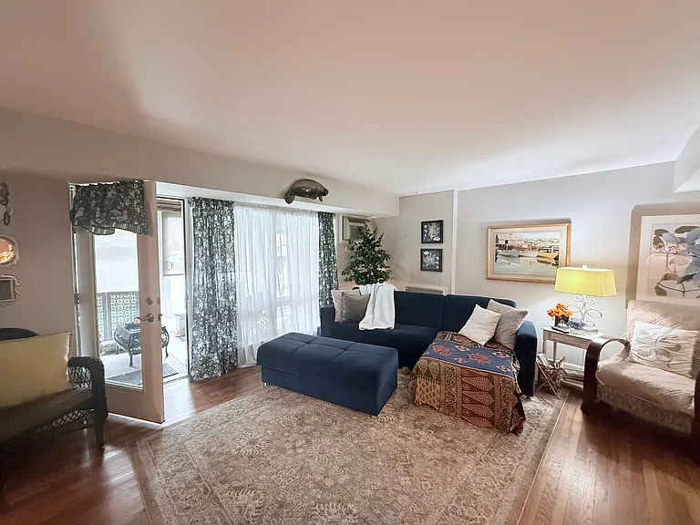 32 Park Avenue Ct #18 — Photo 5