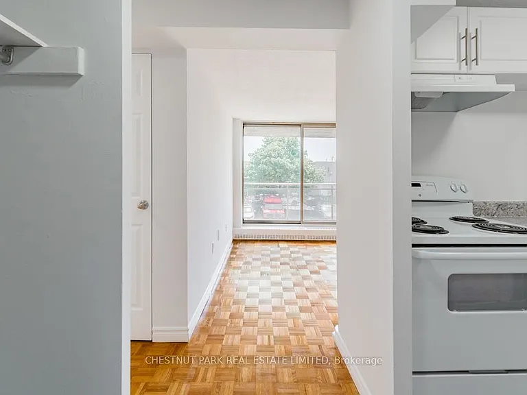 1060 Caven St #202 — Photo 2