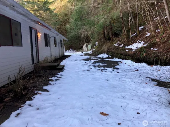 12706 E St Route 106, Belfair, WA 98528