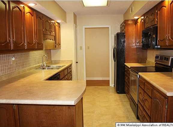 5th image of 4090 Red Oaks Dr