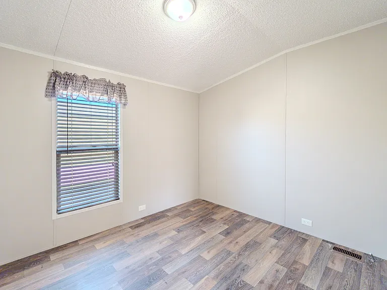 275 N Main St #P2-5 — Photo 31