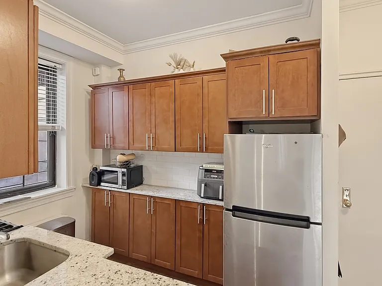 4489 Broadway #2D — Photo 5