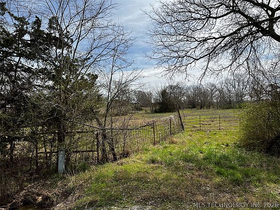 2nd image of Cemetery Rd