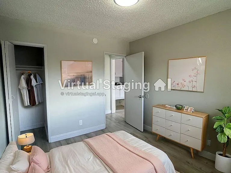 3511 W 15th St — Photo 3