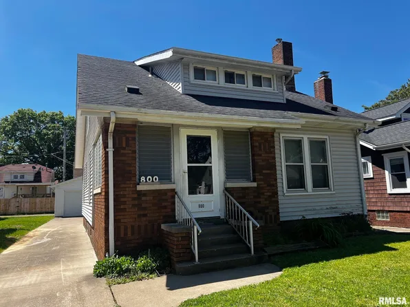 800 W Meadows Pl, Peoria, IL 61604