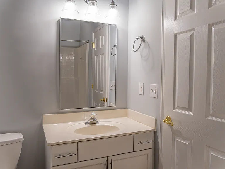 2117 Heathwood Dr — Photo 18