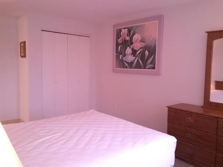 335 Lilac Ln #5 — Photo 6