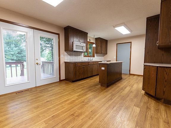 4th image of 812 Eggleson St