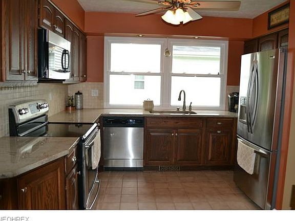 3rd image of 6610 Forest Glen Ave
