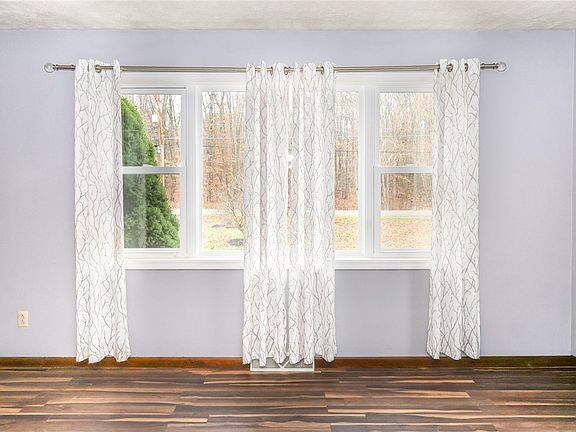 5th image of 470 N Liberty Rd