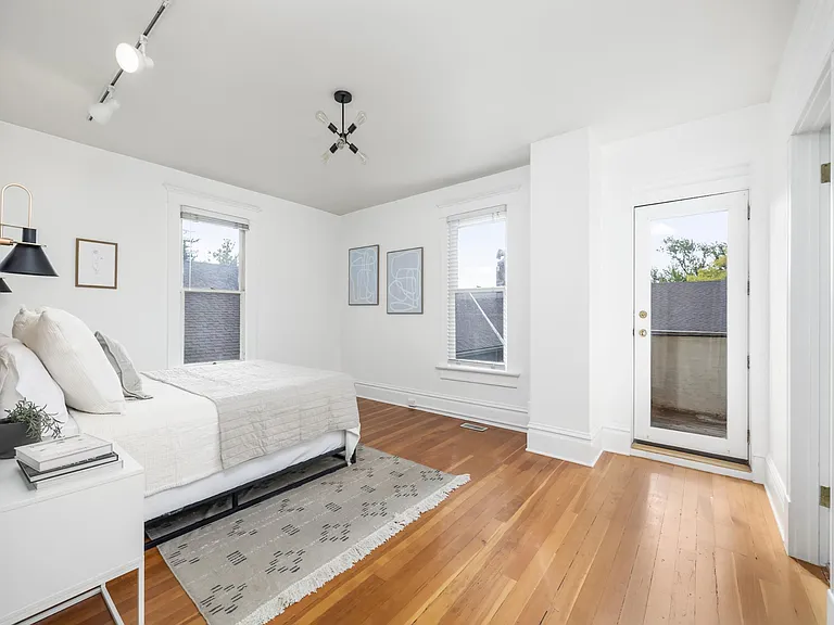 115 N G St — Photo 15