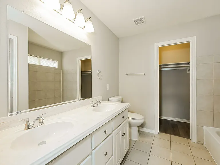 5117 Foard St — Photo 10