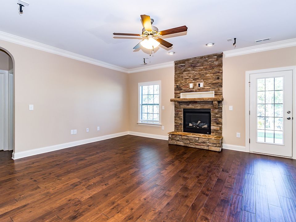 1st image of 233 Vinewood Pl