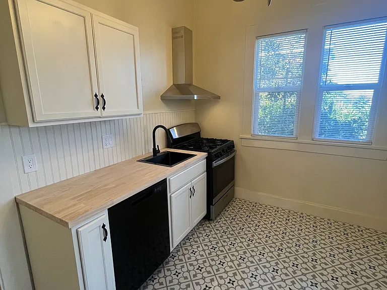 705 Winslow St #3 — Photo 7