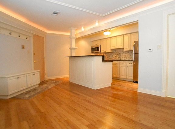 5th image of 2728 W 87th St APT 1C