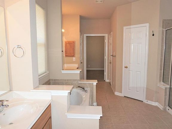 5th image of 25442 Bunker Dr