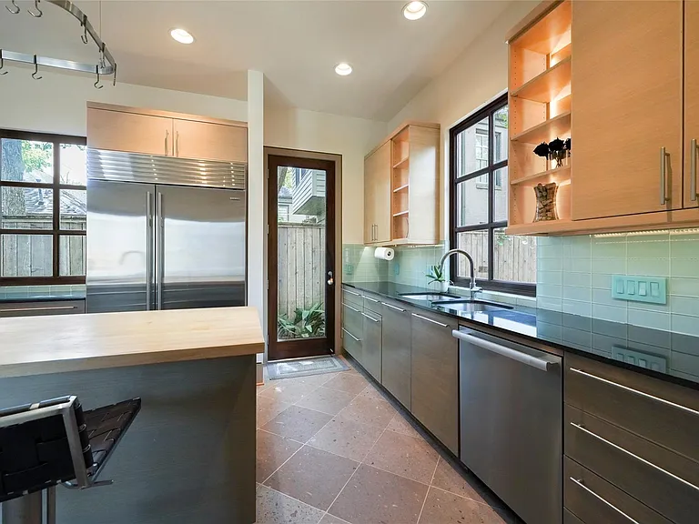 2225 Bolsover St — Photo 17