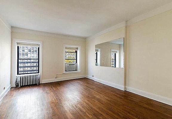 3rd image of 336 E 30th St APT 5A