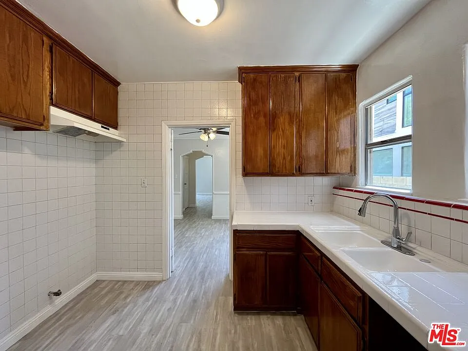 3 bed, 2.0 bath, 1500 sqft, $3,850 — Photo 4