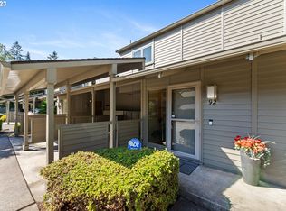 92 Fairway Loop, Eugene, OR 97401
