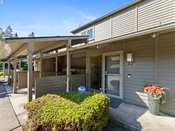 92 Fairway Loop, Eugene, OR 97401