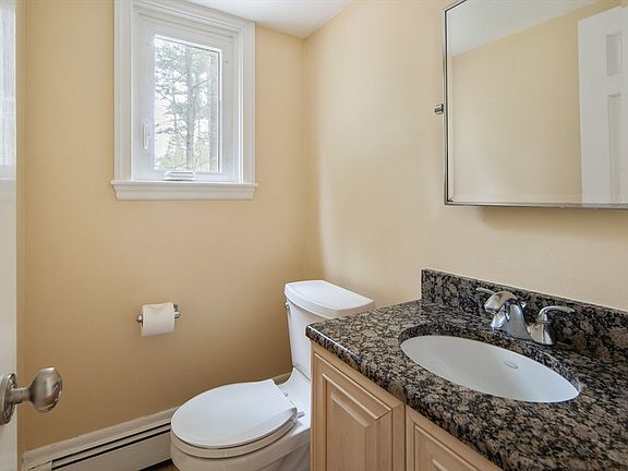 5th image of 18 Saddle Ridge Rd