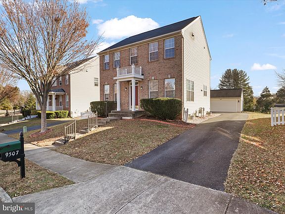 4th image of 9507 Loma Dr