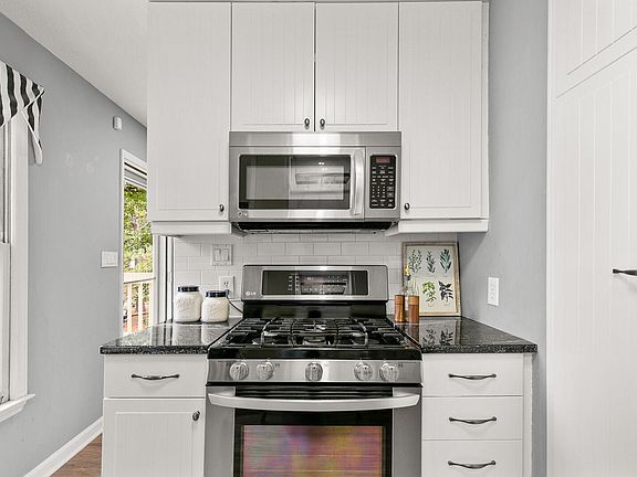 3rd image of 6500 English Oaks Dr
