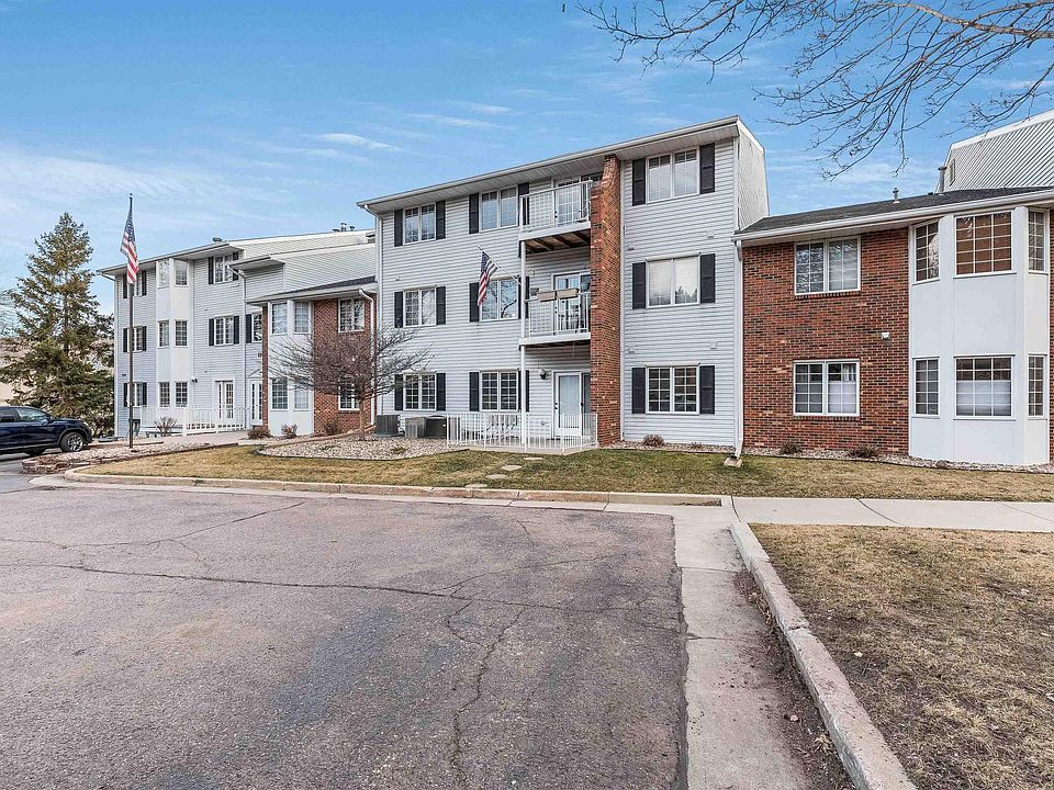 1st image of 1104 W 57th St APT 207