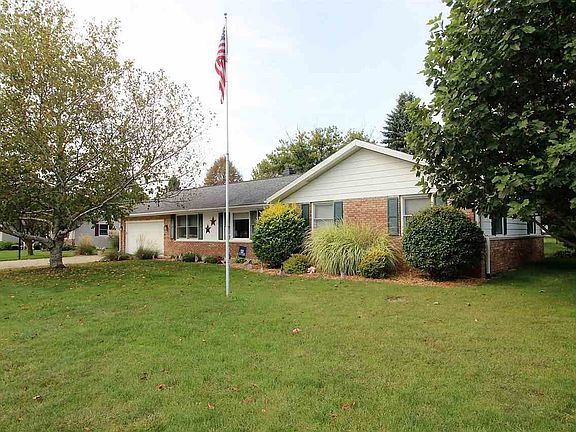 2nd image of 702 S Park Dr