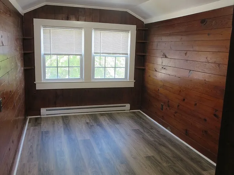 409 Hobart Ave — Photo 12