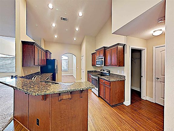 5th image of 2049 Larkspur Cir