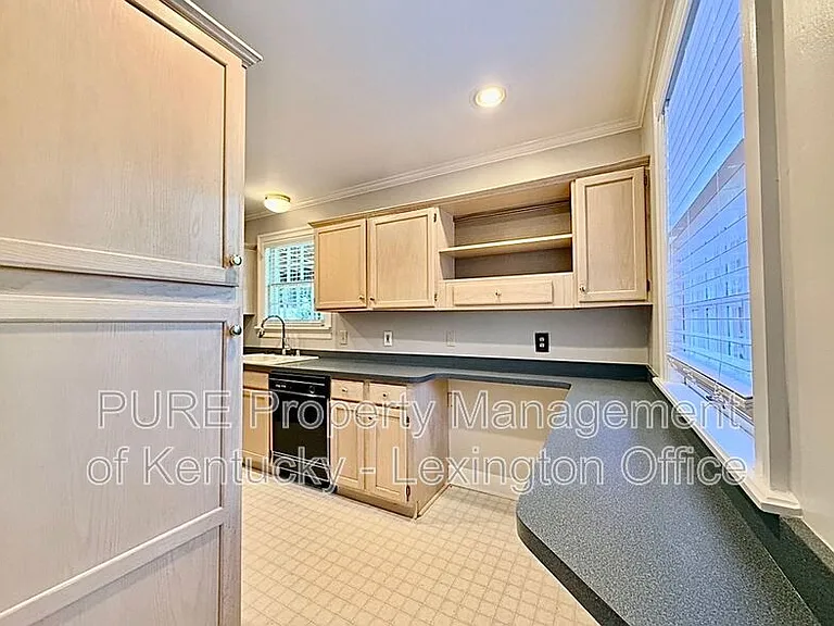 484 Hart Rd — Photo 15