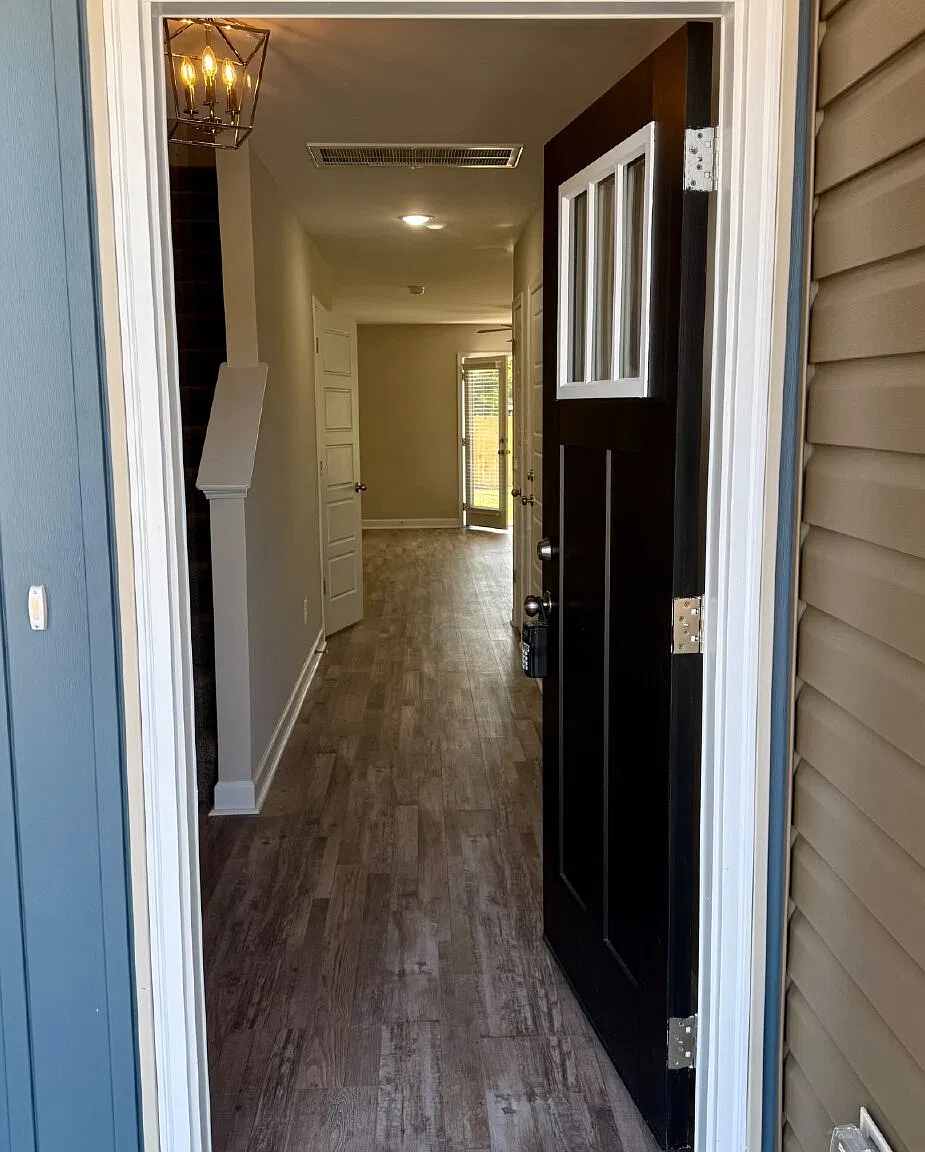 3 bed, 2.5 bath, 1700 sqft, $1,950 — Photo 2