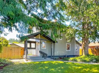 2403 13th St, Anacortes, WA 98221