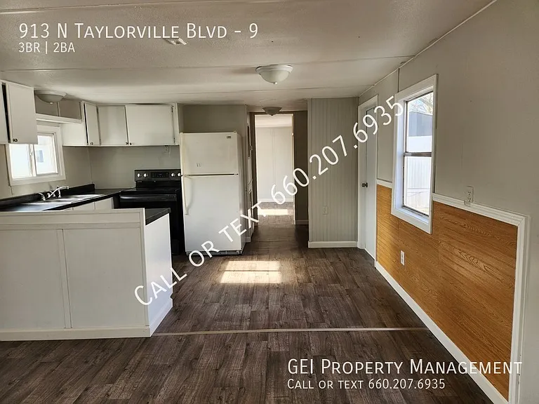 913 N Taylorville Blvd #9 — Photo 5