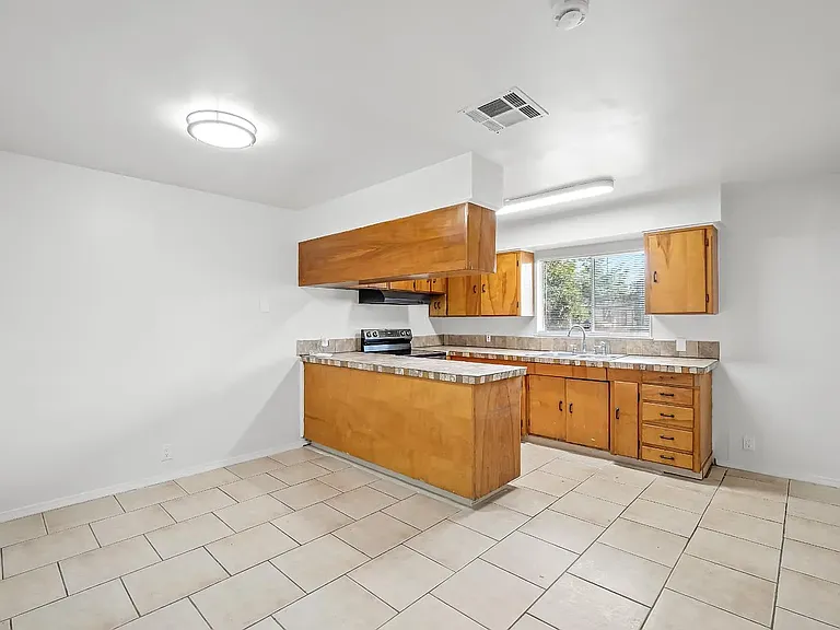 4743 E Lane Ave — Photo 1