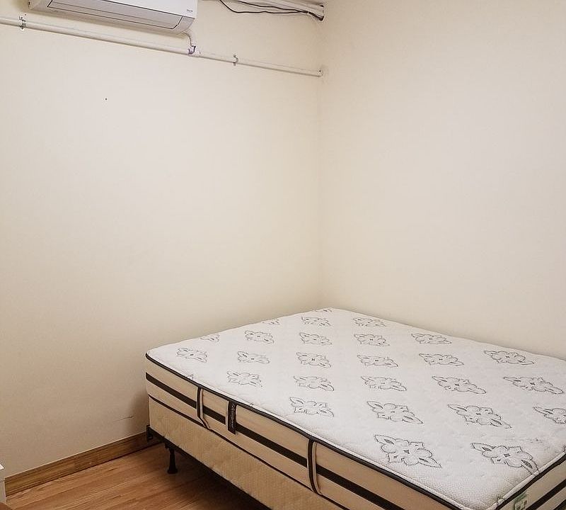 2nd image of 162 Henry St #2