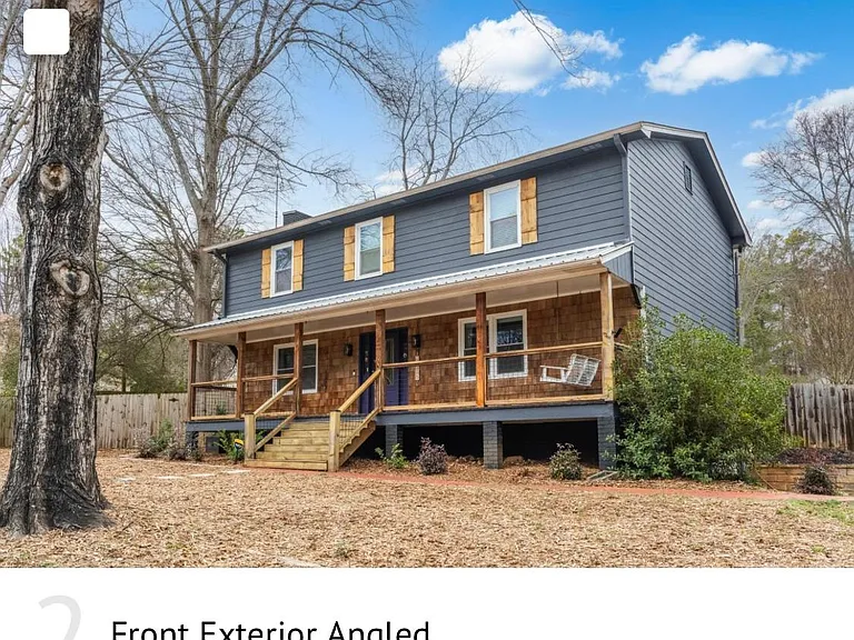 Lynette Ct NE — Photo 1