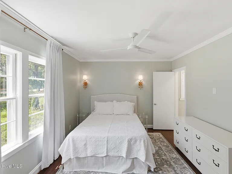105 Bunn Ave — Photo 18