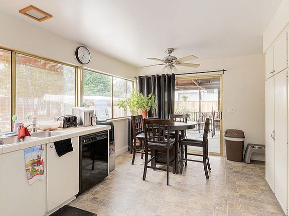 3rd image of 419 Henderson Dr