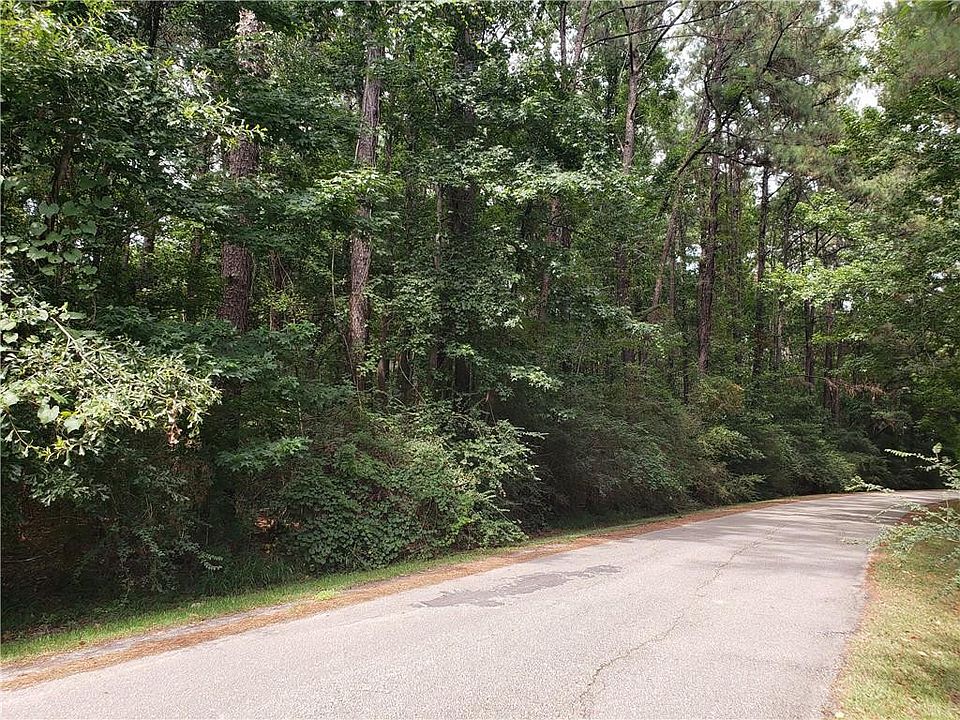 2nd image of Samantha Dr