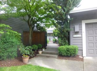 8060 SW Fairway Dr, Wilsonville, OR 97070