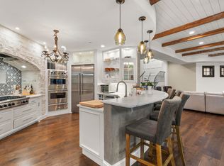2 Woods Way, Guilford, CT 06437