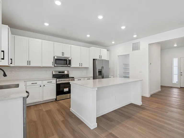 7327 S Yank Ct — Photo 6